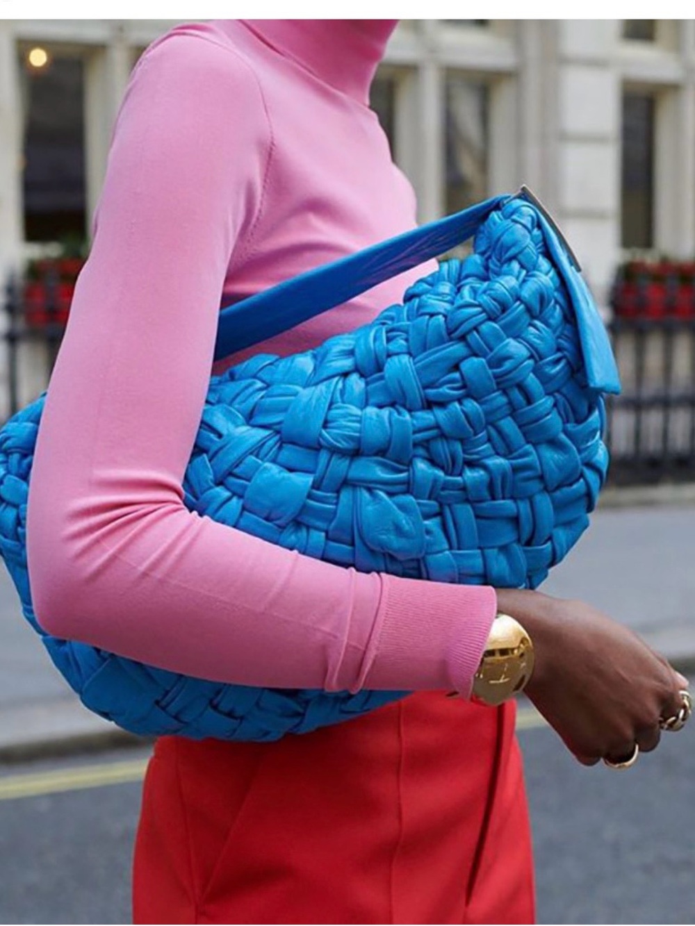 Bottega Veneta Intrecciato Banana Shoulder Bag in Blue - Picture 4 of 12